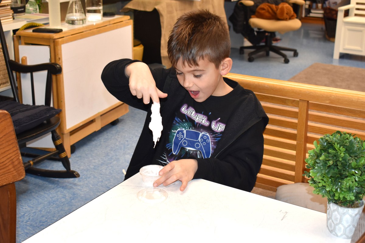 Glenwood Landing students explore states of matter with hands-on science