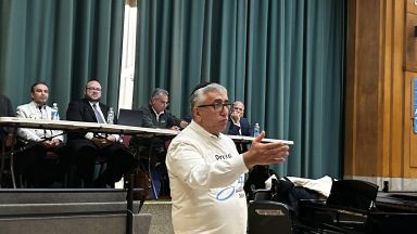 Ronnie Shaban addresses the crowd at Wednesday's public hearing