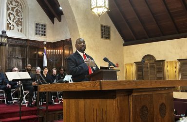 Bill Tinglin speaks at Temple Beth El for its MLK Shabbat