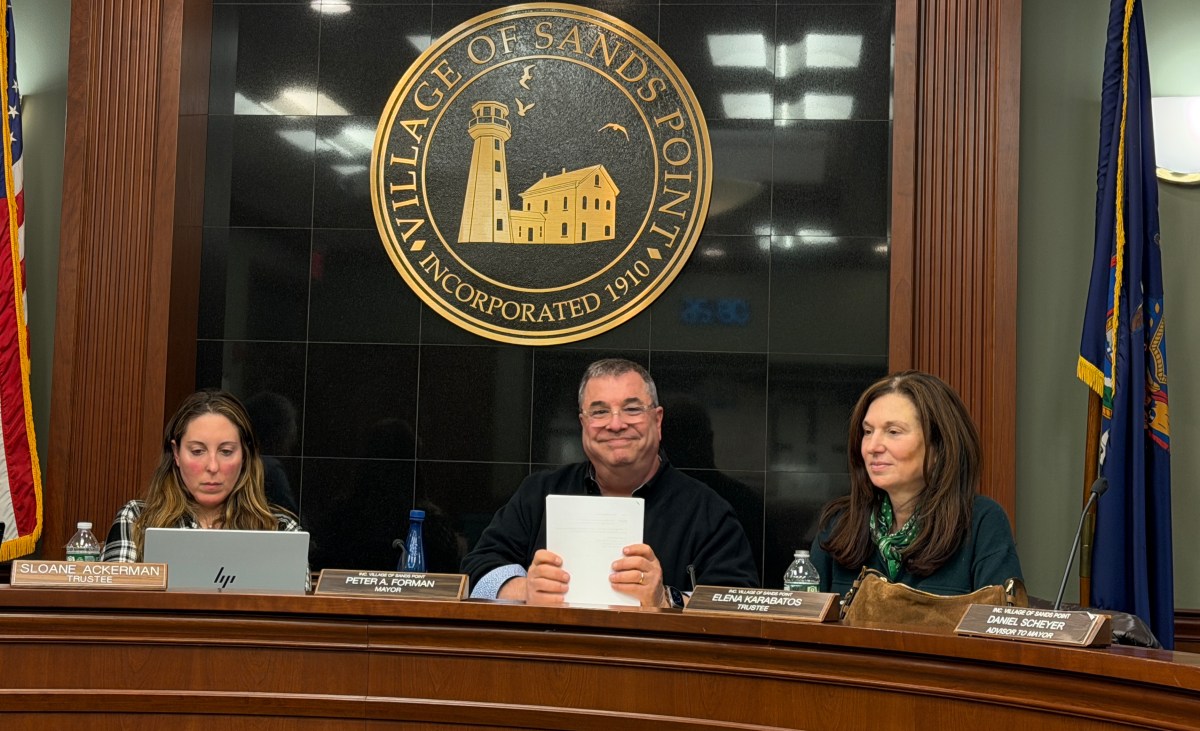 The Sands Point Board of Trustees discussed routine business and a downed cell tower during their meeting.