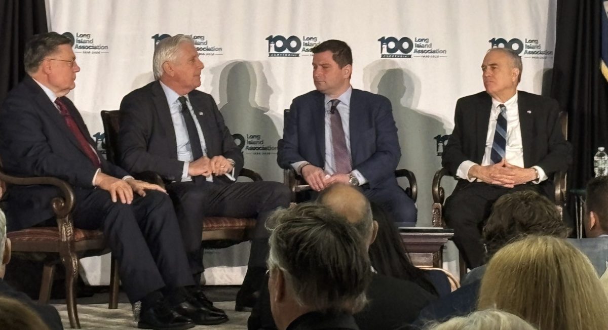 Suffolk County Executive Ed Romaine, Nassau County Executive Bruce Blakeman, LIA Presiden and CEO Matt Cohen and New York State Comptroller Thomas DiNapoli at the LIA State of the Region.