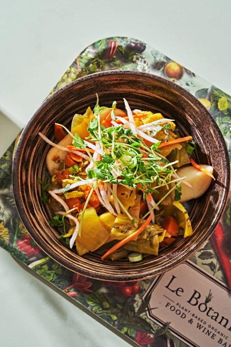 vegetable tajine. le botaniste. 1