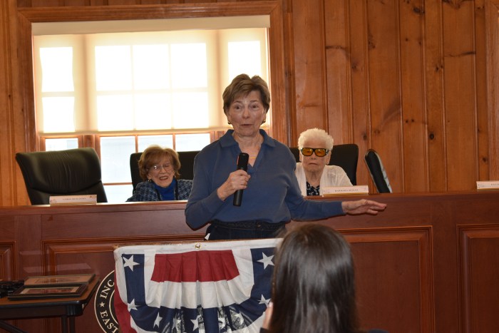 Historic committee member Pat Hurleigh told stories about her childhood in East Williston.