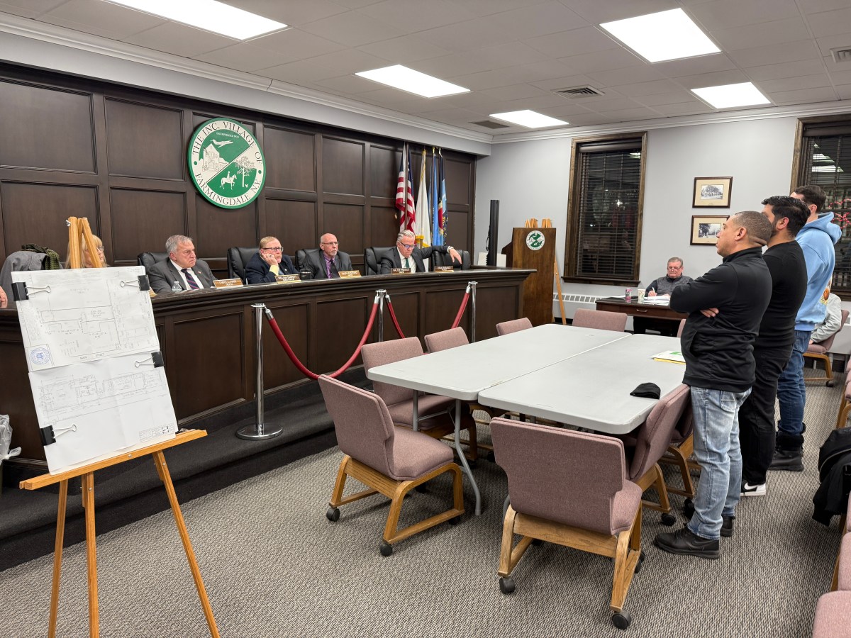 Three owners of a new hookah lounge received a special use permit from the Village of Farmingdale.