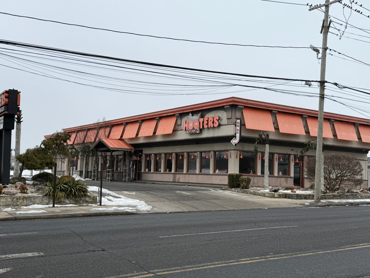 The Hooters in Farmingdale, Long Island's last location, has closed.