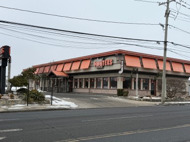 The Hooters in Farmingdale, Long Island's last location, has closed.