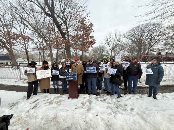 Residents joined Town of Hempstead Supervisor Democratic Candidate Joe Scianablo requesting a state audit of the Town of Hempstead. Courtesy: Joe Scianablo 