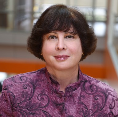 Multi-generational mentor and retirement journey advocate Leah Frankel will be a featured panelist at the “Rewriting Your Next Chapter” event in Westbury.