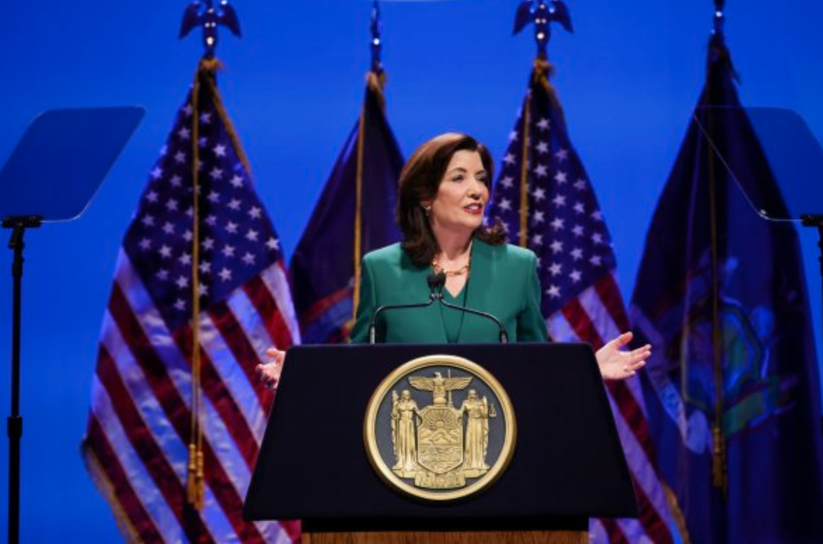 Gov. Kathy Hochul touts endorsements from Long Island Democrats