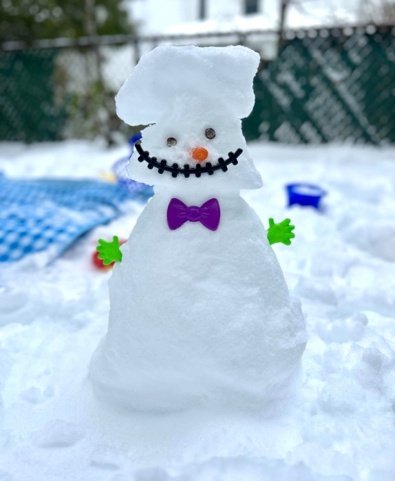 Great Neck Park District Funniest snowman competition winner