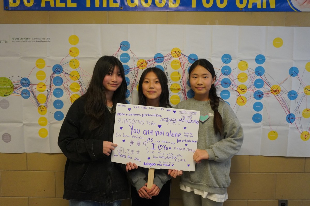 Herricks students illuminate community with kindness on P.S. I Love You Day