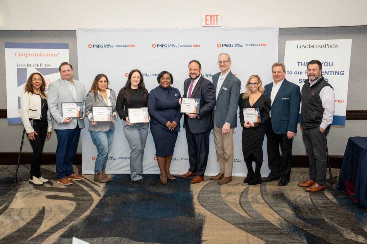 PSEG Long Island teams up with Schneps to honor Small Business Stars of 2025