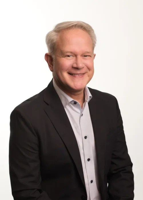 Baxter Estates Trustee Alexander Price was reelected to his seat on the board of trustees. 