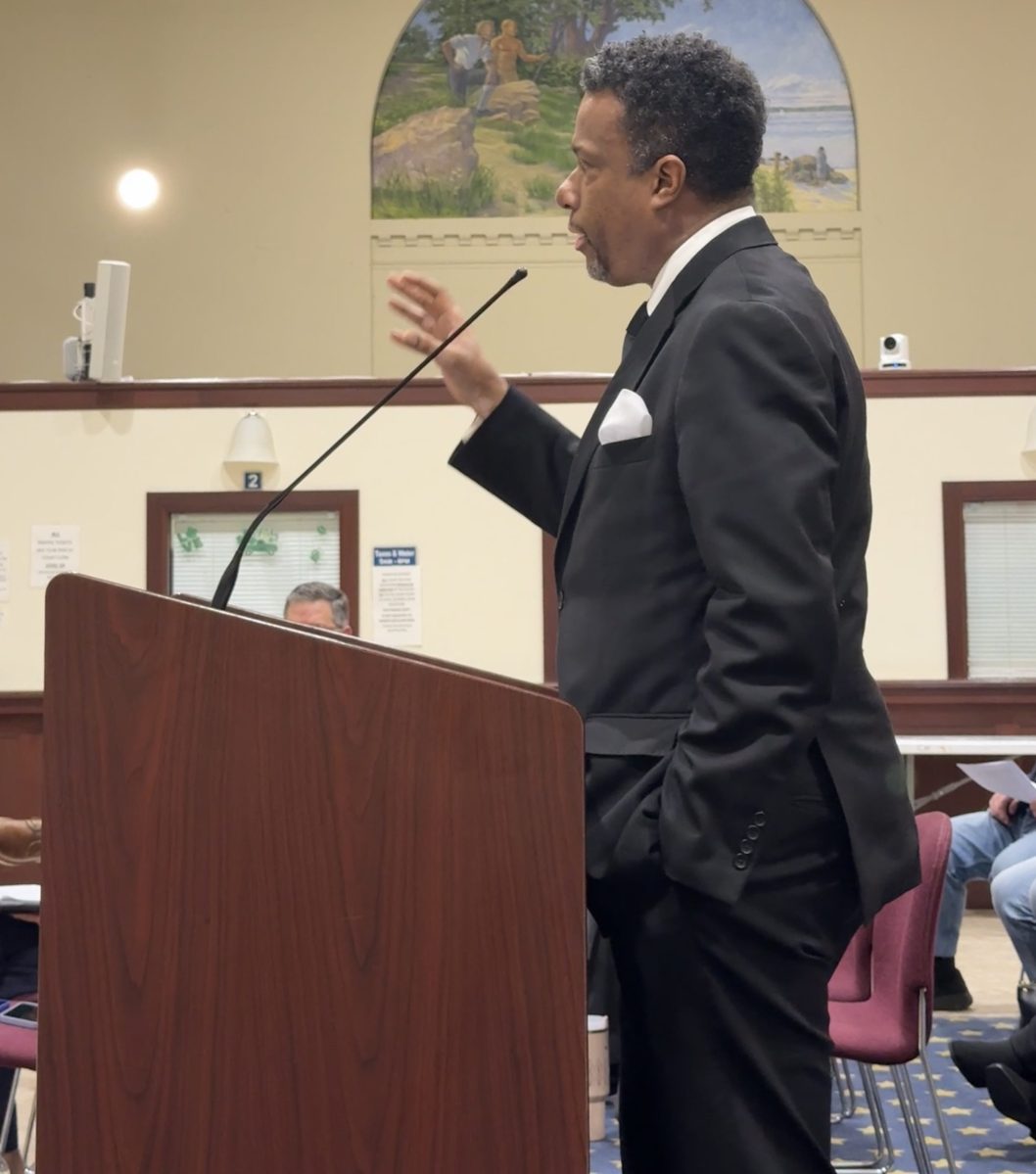 Pastor Roger Williams of the First Baptist Church of Glen Cove and others approached the Glen Cove City Council about protecting residents from ICE.