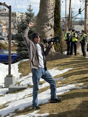 Port Washington Rapid Response Network member David Chapman shared he was arrested after alerting residents U.S. Immigration and Custom Enforcement officers were in the neighborhood.