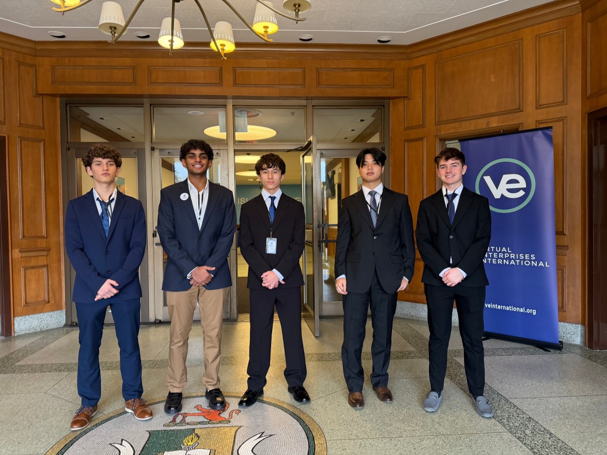 Mineola High School Virtual Enterprise program earns national recognition