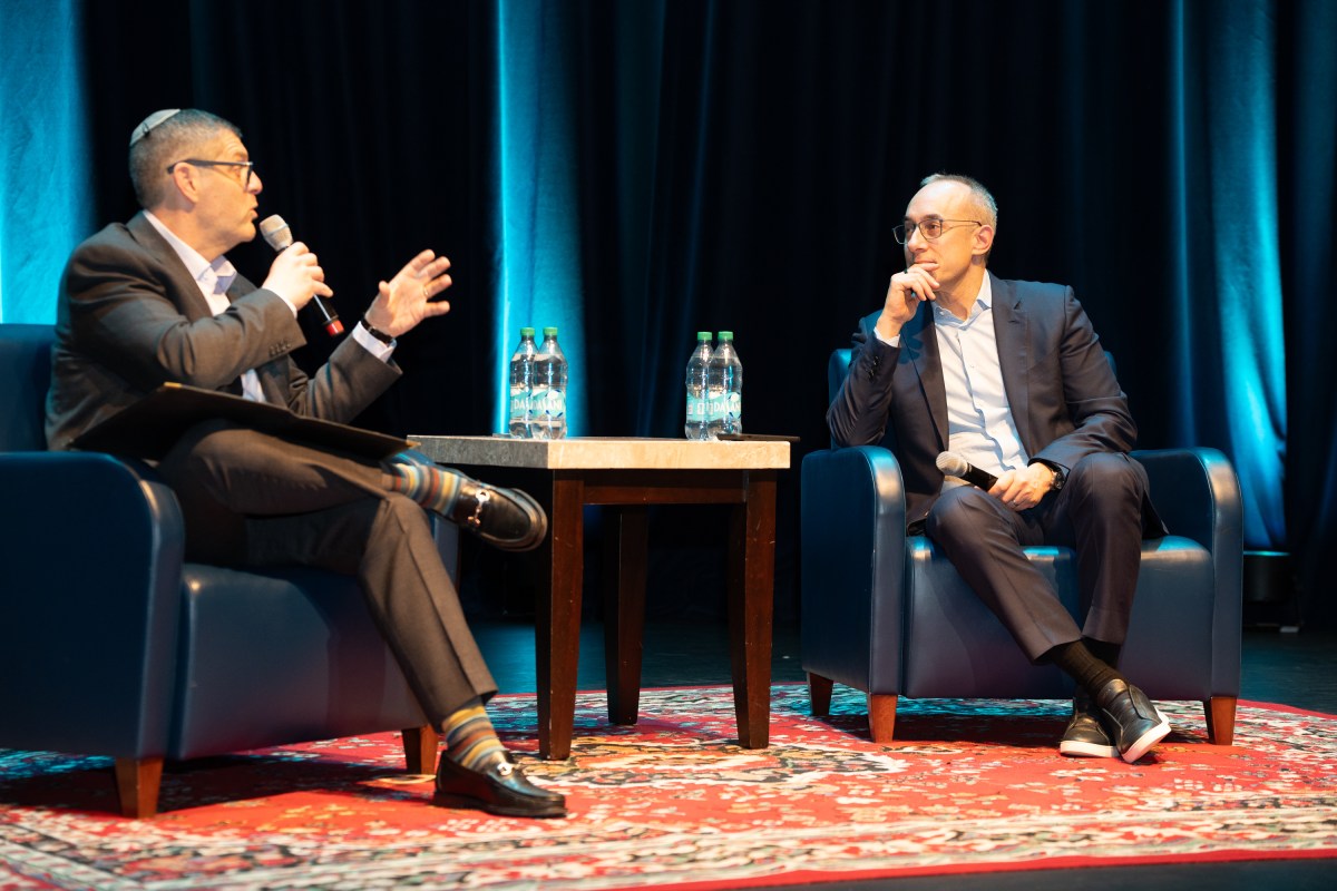 Sid Jacobson JCC Executive Director Michael Schlank (L.) kicked off a new speaker series called "Voices of Our Time," with foreign policy expert Dan Senor (R.).